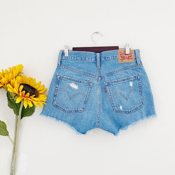 NEW Levi’s 501 High Rise Distress Shorts - Picture 7 of 11